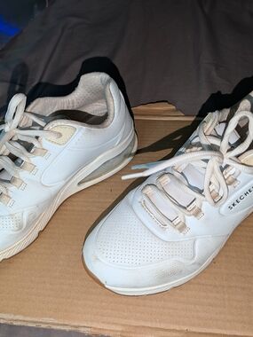 Skechers White Sneakers with Tan Detailing